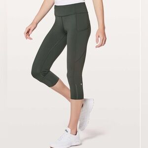 Lululemon Fast & Free Crop II *Nulux 19"
Evergreen